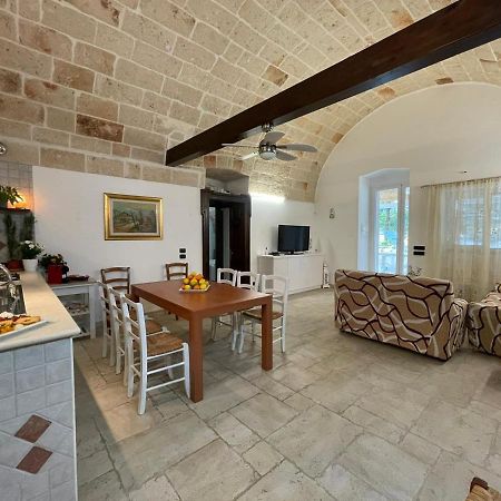 Il Vecchio Carrubo - Villa Con Piscina A Sfioro Macchia di Monte Eksteriør billede