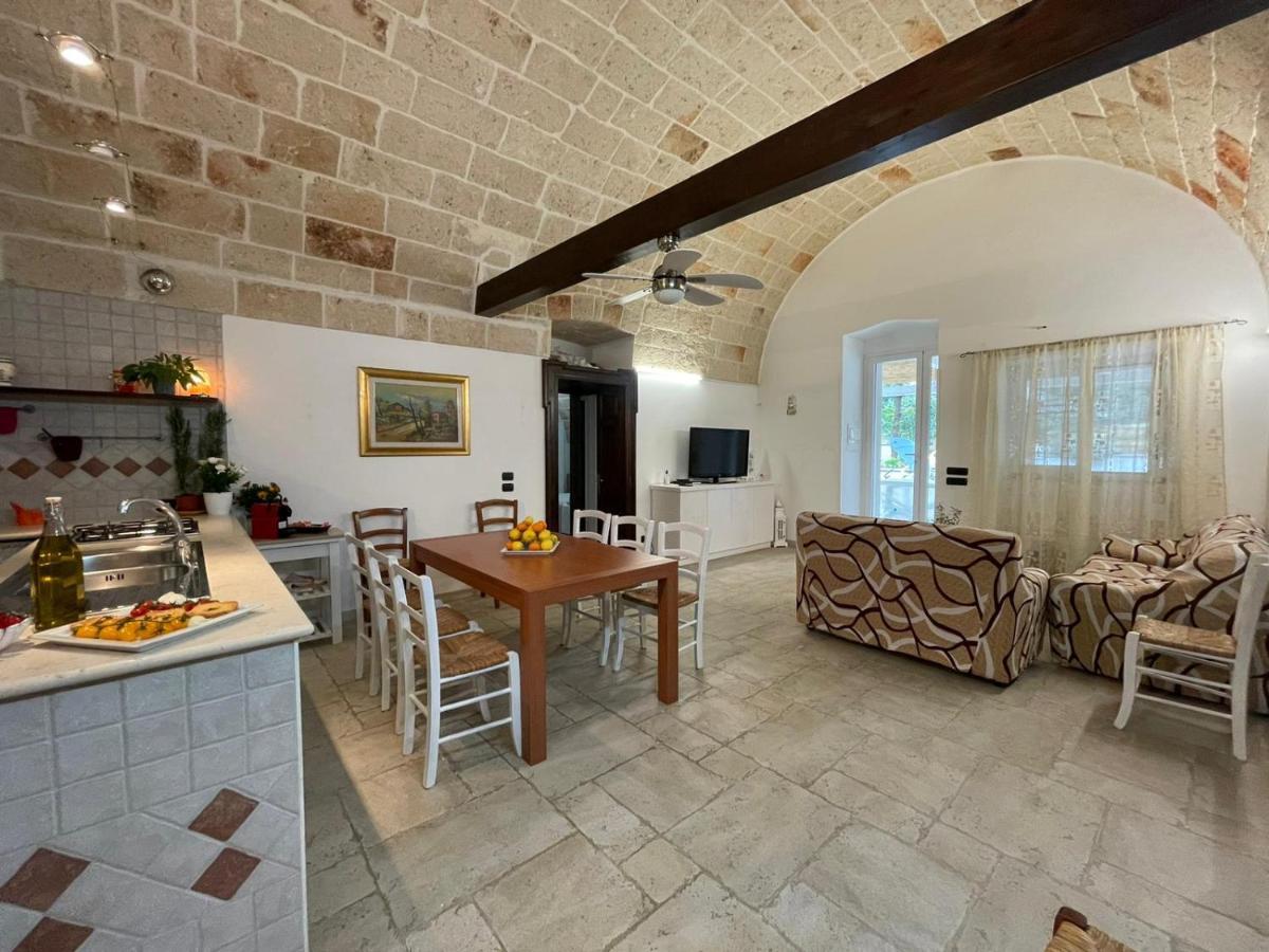 Il Vecchio Carrubo - Villa Con Piscina A Sfioro Macchia di Monte Eksteriør billede