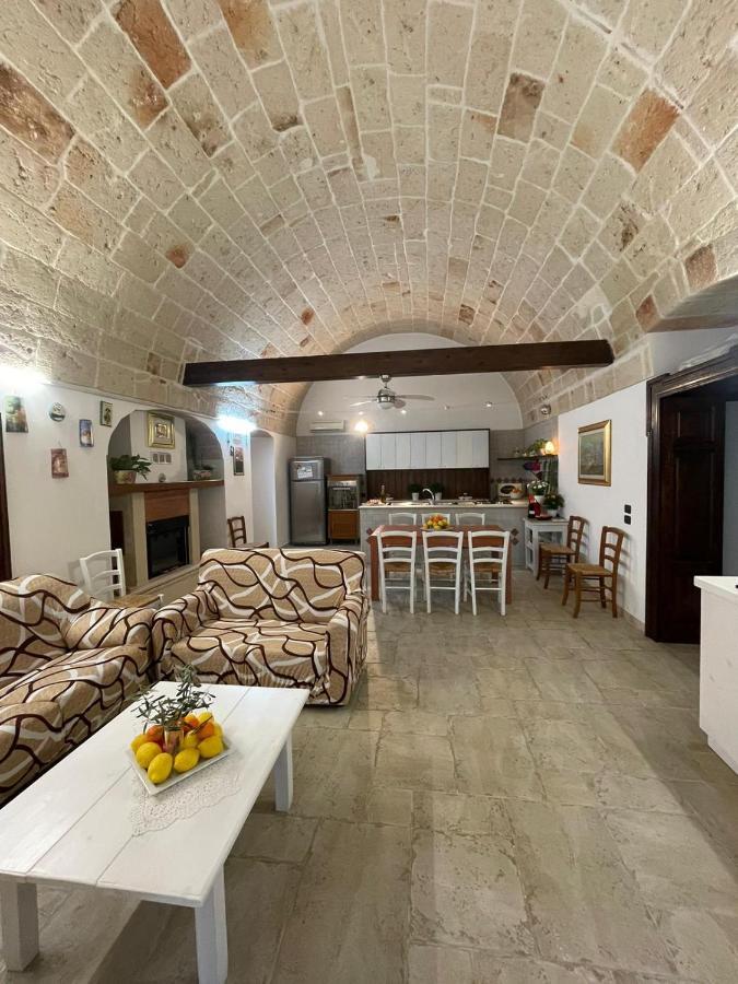 Il Vecchio Carrubo - Villa Con Piscina A Sfioro Macchia di Monte Eksteriør billede